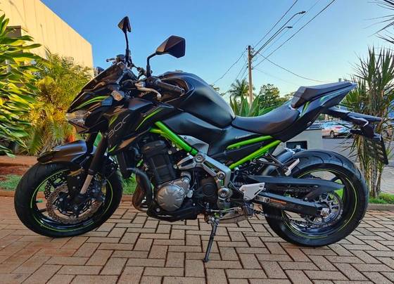 KAWASAKI Z900 KAWASAKI Z900